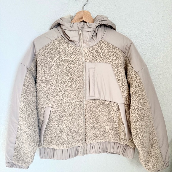 Gap Old Navy Women's Beige Teddy Sherpa Athletic Jacket - Picture 3 of 6